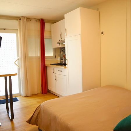 Studio Moderne Et Tout Equipe Au Coeur De Bourbourg - Gare A Proximite Extérieur photo